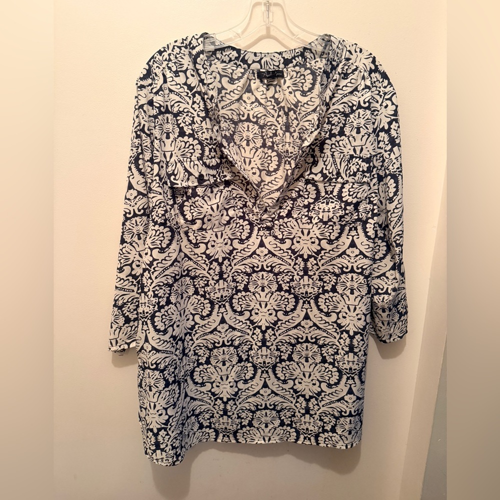 Antilia Femme Black and White Floral Top size 1X